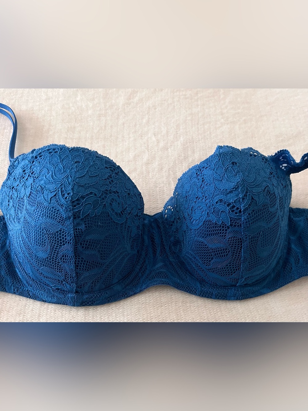 Victoria’s Secret Lace Push-up Bra 34B
